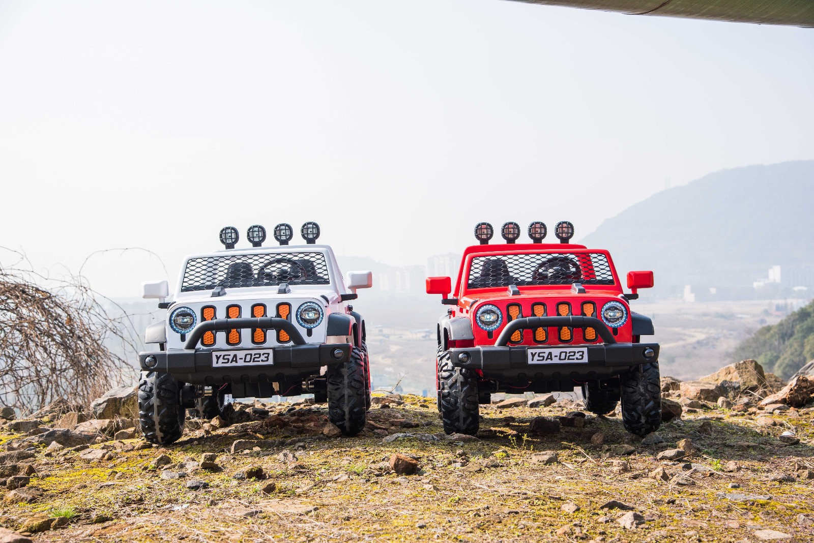 Masinuta electrica MARE ALL-ROAD 4x4 cu 2 locuri (A023) Alb - imagine 2