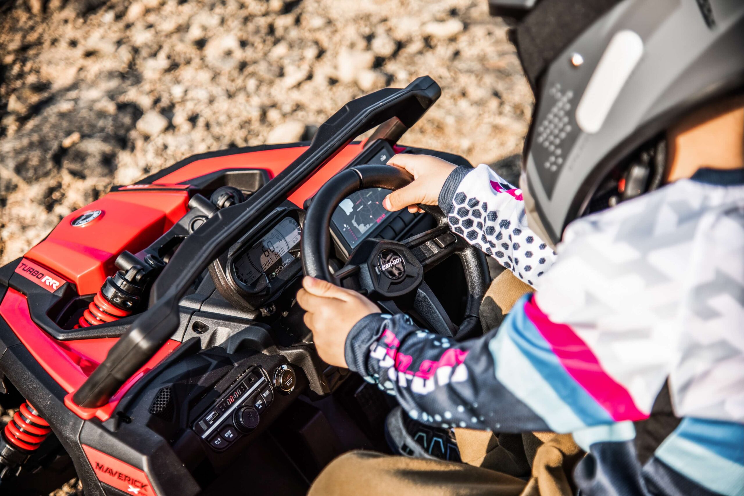 UTV electric pentru copii Can-Am Maverick 4x4 (CA003) Albastru - imagine 10